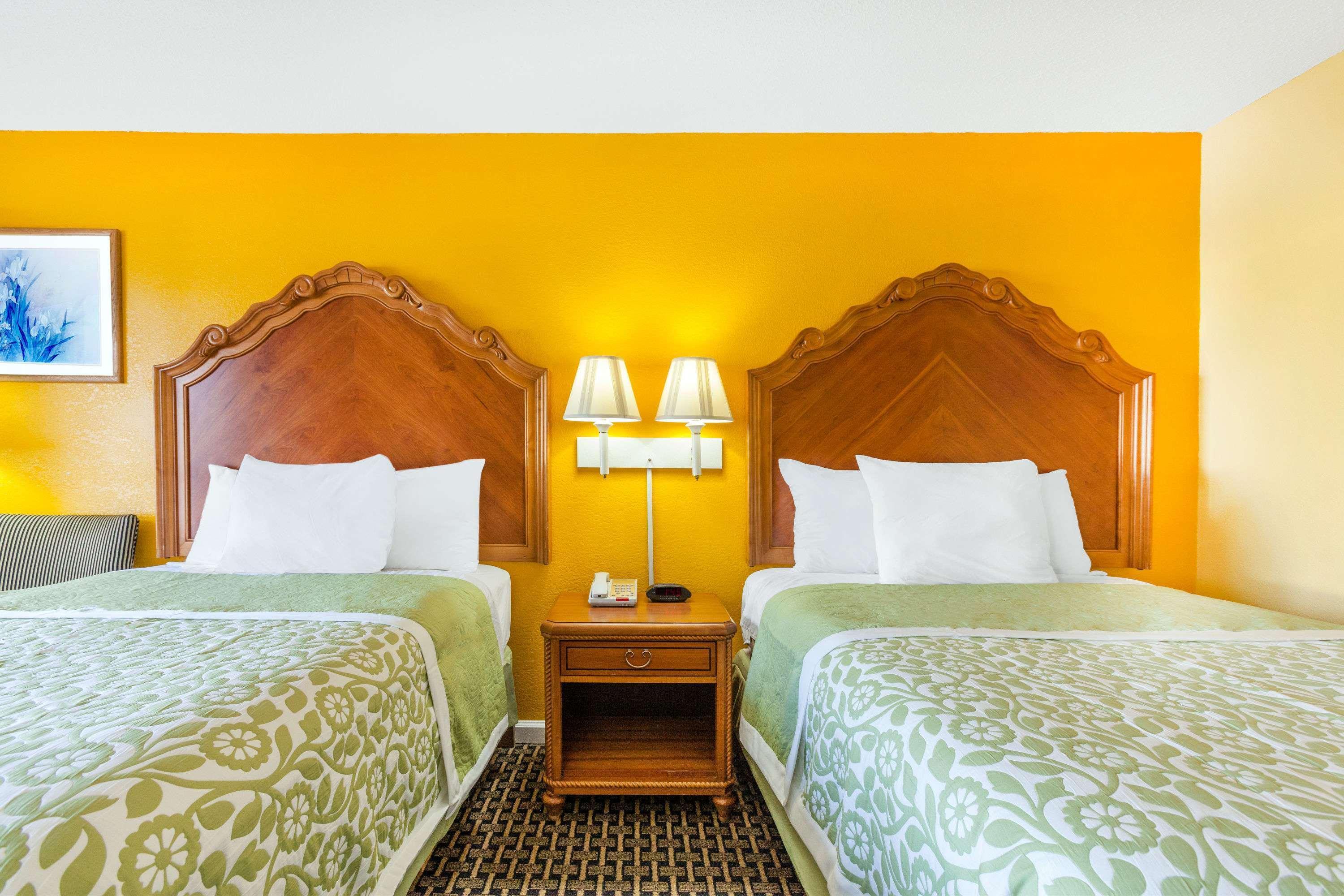 Days Inn Jacksonville Bagian luar foto