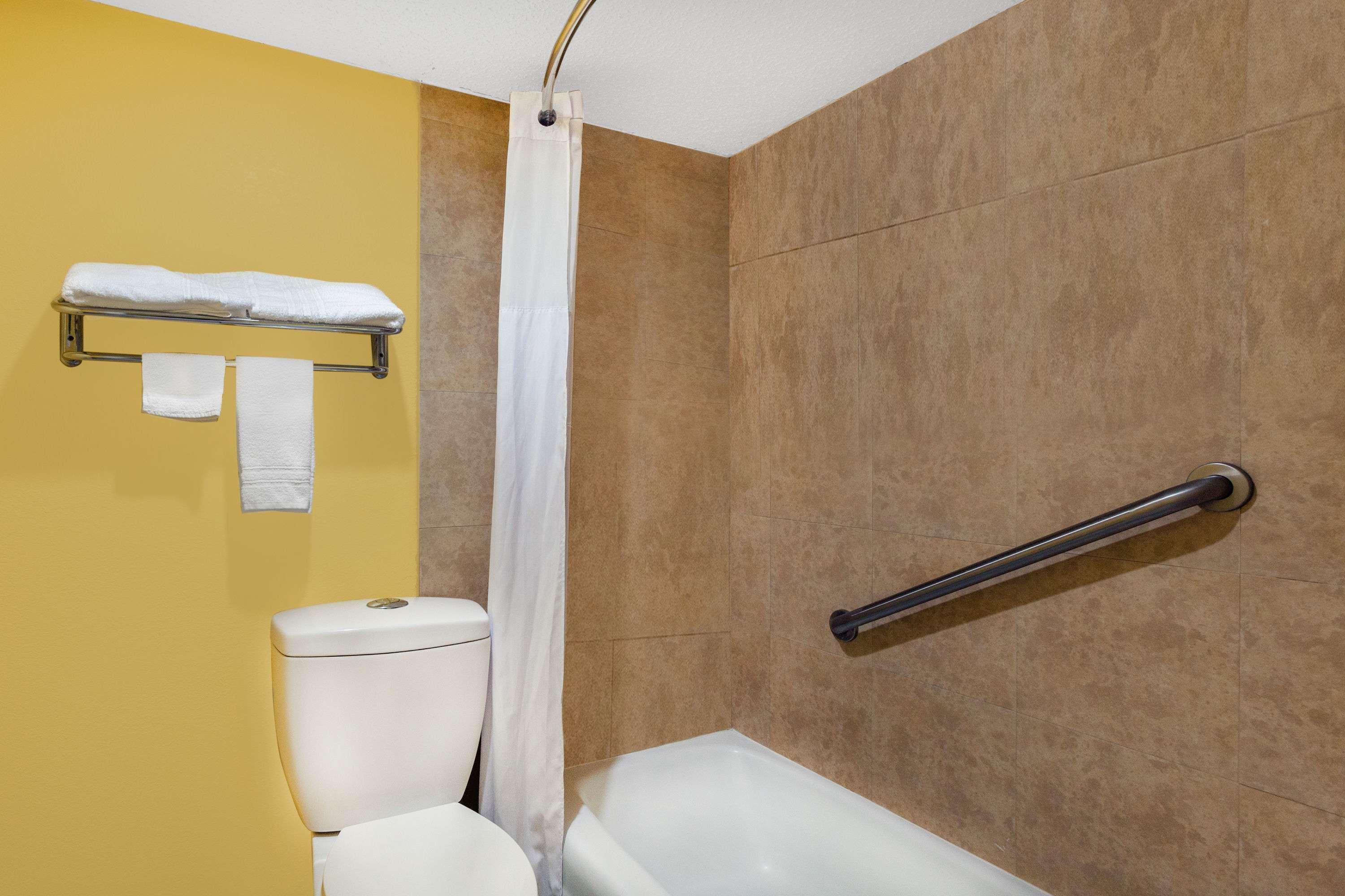 Days Inn Jacksonville Bagian luar foto