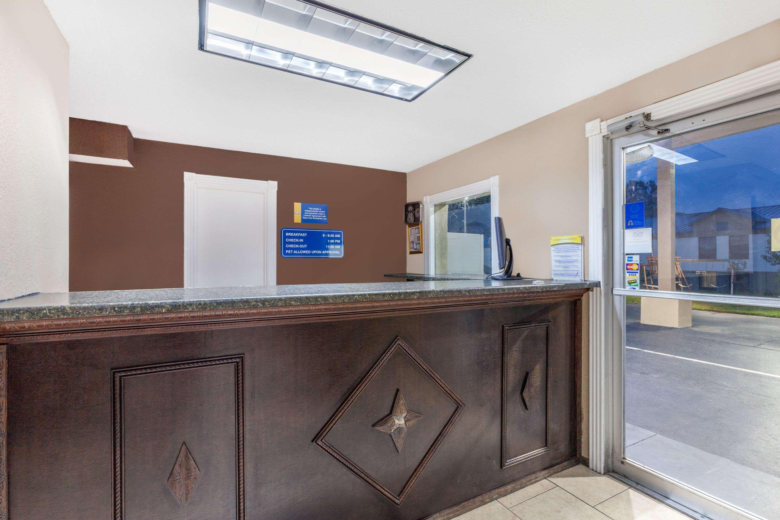 Days Inn Jacksonville Bagian luar foto